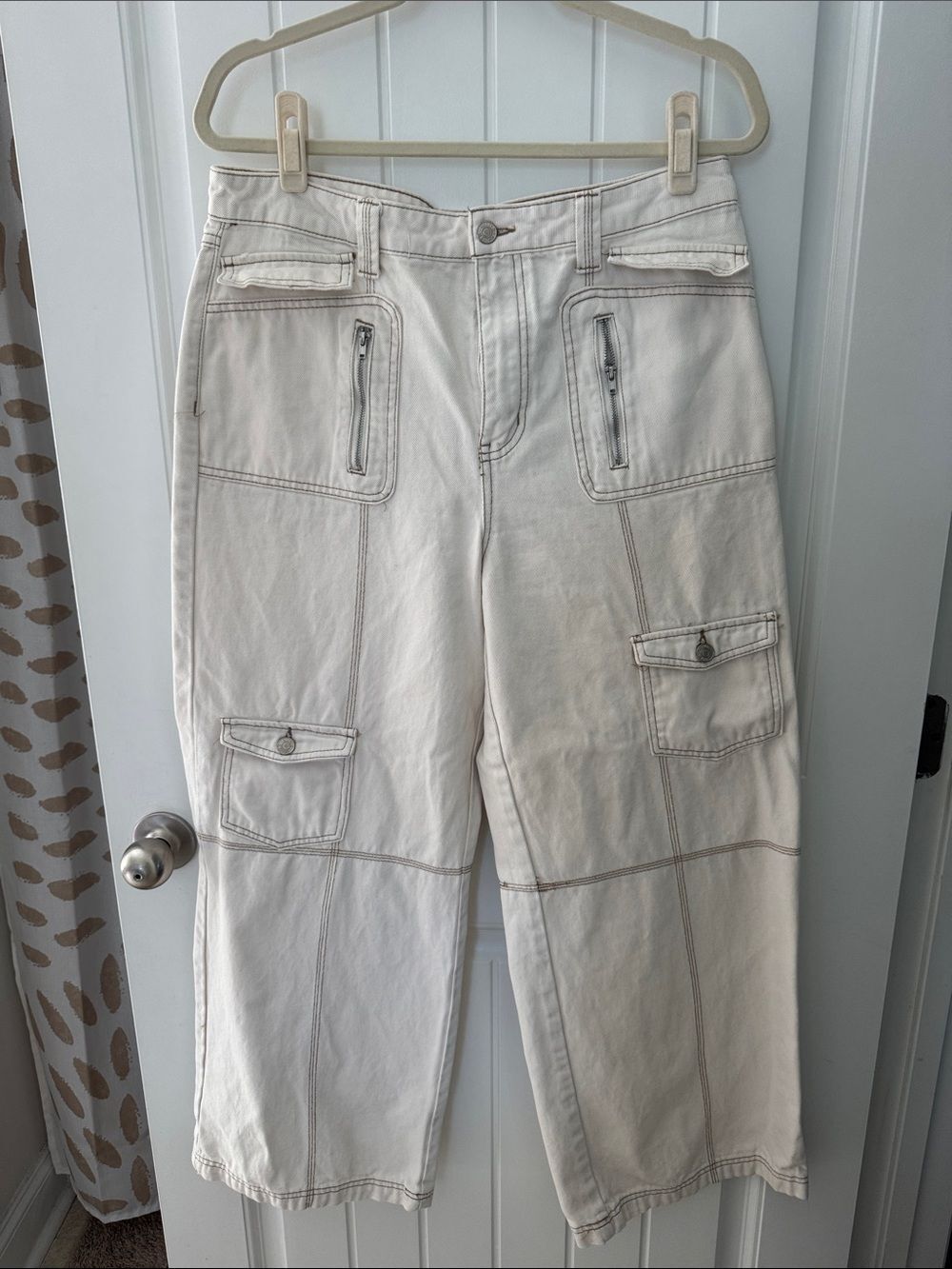 Forever 21 Cream High-Rise Jeans with Contrast Stitching